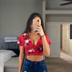 Red Tie Back Crop Top💃🏽